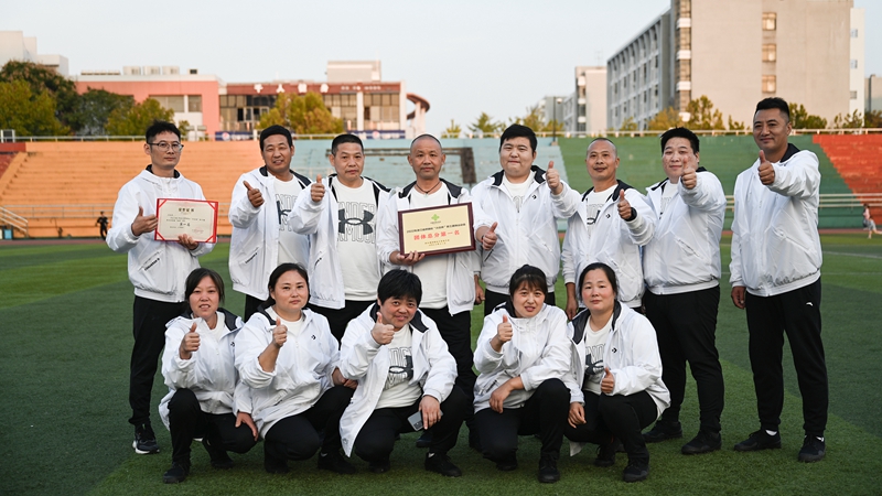 3、拔河比賽勇奪第一_副本.jpg