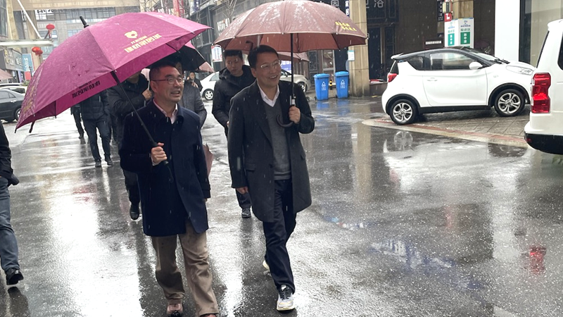 武義縣委常委、副縣長邱凌云一行調研龍游國際建材家居城