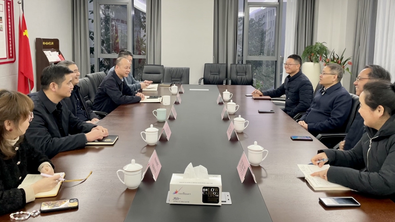 省農(nóng)業(yè)農(nóng)村廳黨組成員、省畜牧農(nóng)機(jī)發(fā)展中心主任駱健民到浙江農(nóng)合調(diào)研